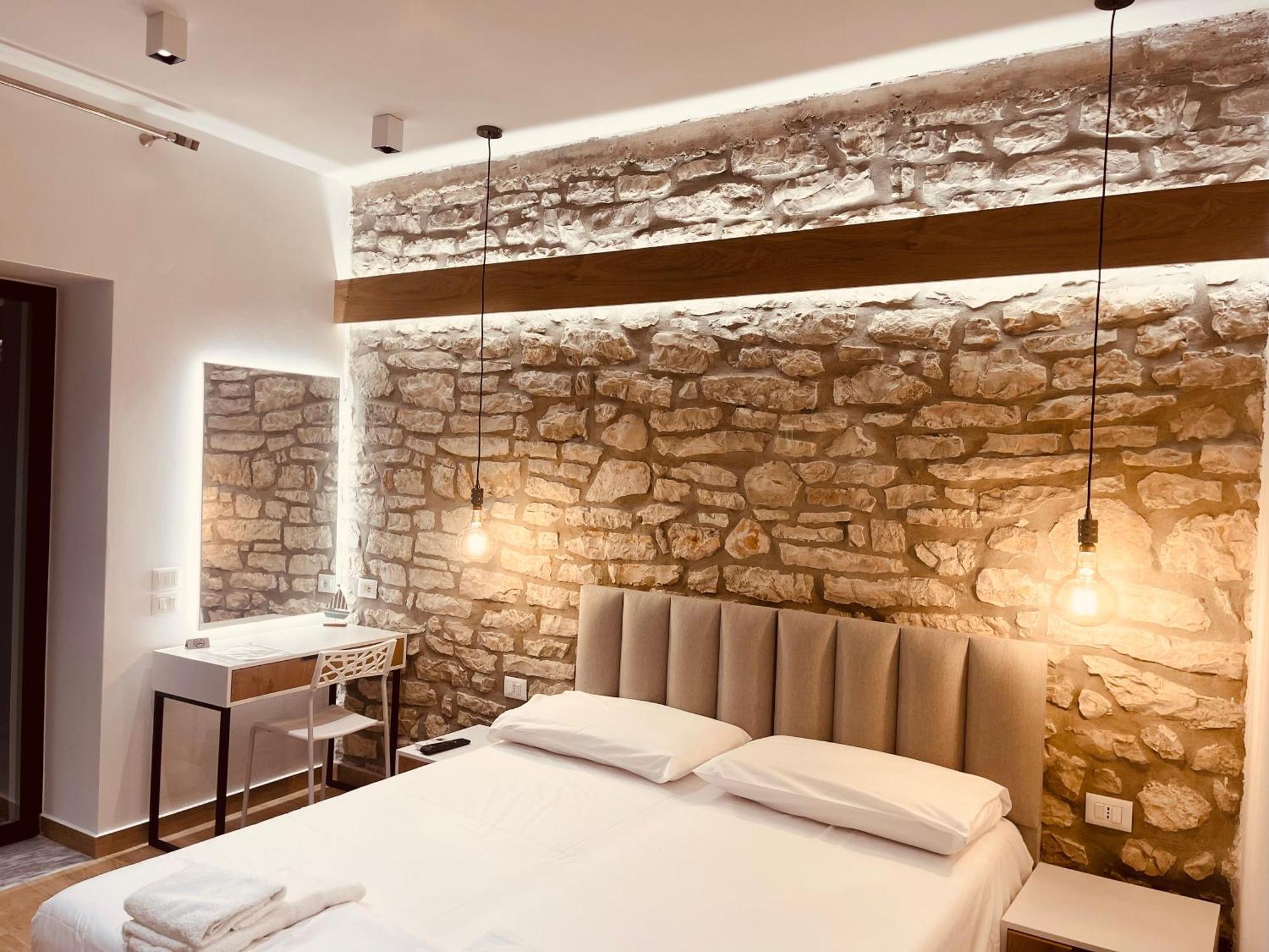 Comfort Guest Rooms Vila Hm Sarande Bagian luar foto