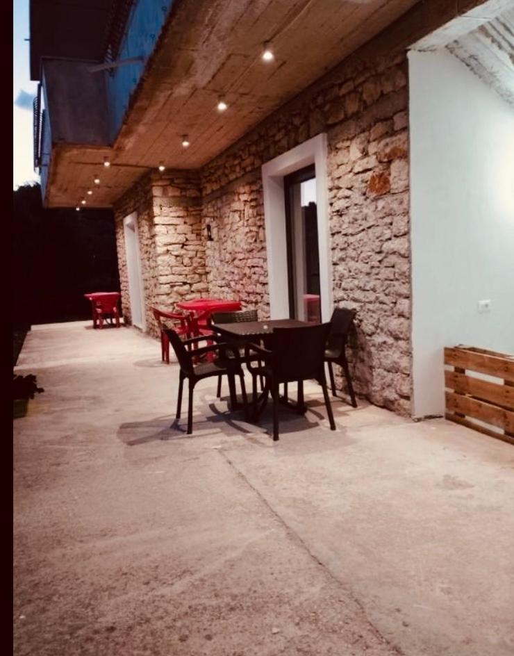 Comfort Guest Rooms Vila Hm Sarande Bagian luar foto